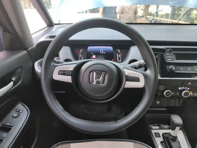 Honda Fit — Фото автомобиля 2