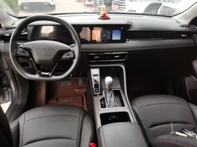Roewe i5 — Фото автомобиля 9
