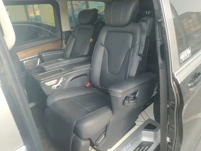 Mercedes-Benz V-Class — Фото автомобиля 16