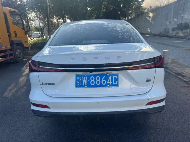 Roewe i5 — Фото автомобиля 4