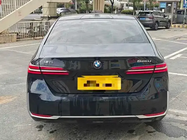 BMW 5 Series — Фото автомобиля 5