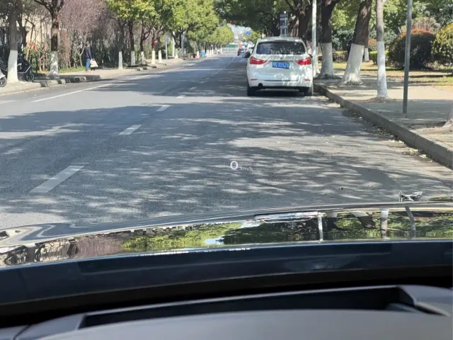 Bentley Flying Spur — Фото автомобиля 15