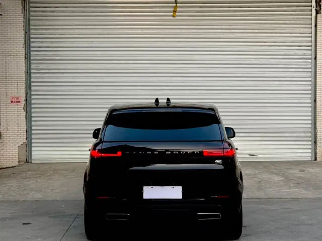 Land Rover Range Rover Sport — Фото автомобиля 3