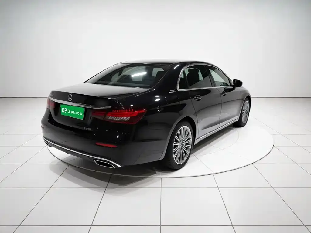 Mercedes-Benz Mercedes-Benz E-Class 2022 Facelift III E 300 L Luxury — Фото автомобиля 4