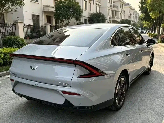 Wuling Starlight — Фото автомобиля 7