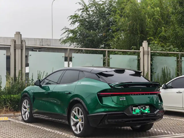 Lotus Eletre — Фото автомобиля 5