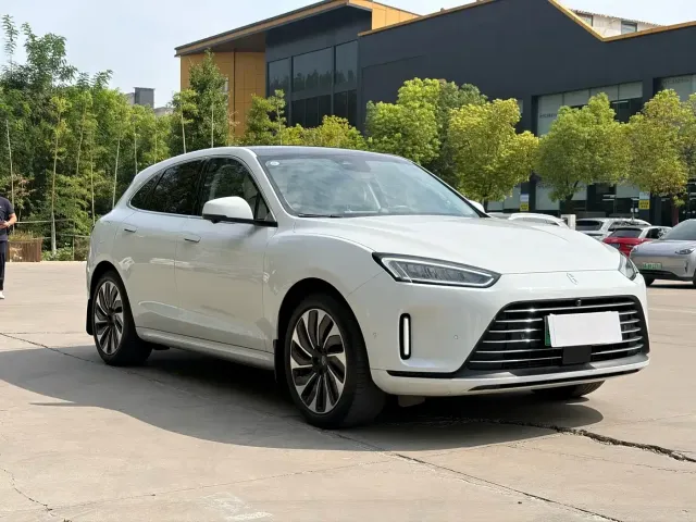 Aito M5 — Фото автомобиля 3