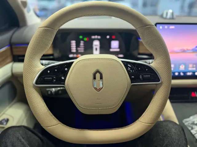 Aito M7 — Фото автомобиля 12