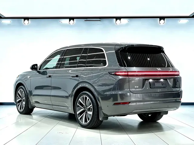 Li Auto L9 — Фото автомобиля 6