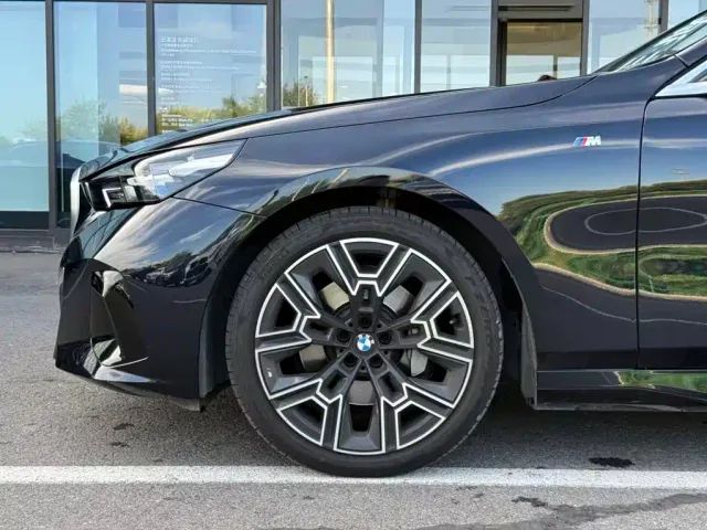 BMW 5 Series — Фото автомобиля 6
