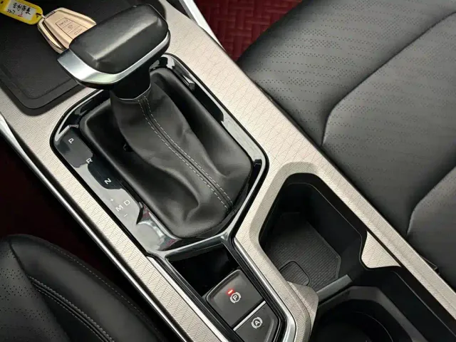 Geely Emgrand — Фото автомобиля 10