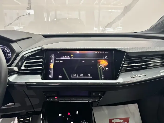 Audi Q5 e-tron — Фото автомобиля 12