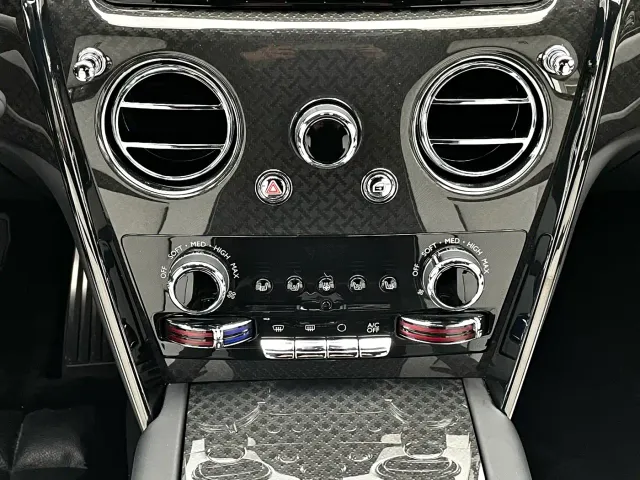Rolls-Royce Cullinan — Фото автомобиля 26