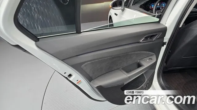 Volkswagen Golf Golf 8 поколение 2.0 TDI Prestige — Фото автомобиля 25