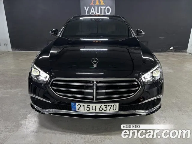 Mercedes-Benz E-Class — Фото автомобиля 3