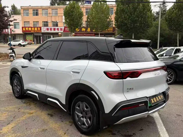 BYD Yuan UP — Фото автомобиля 5