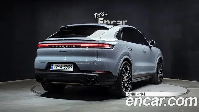Porsche Cayenne — Фото автомобиля 2