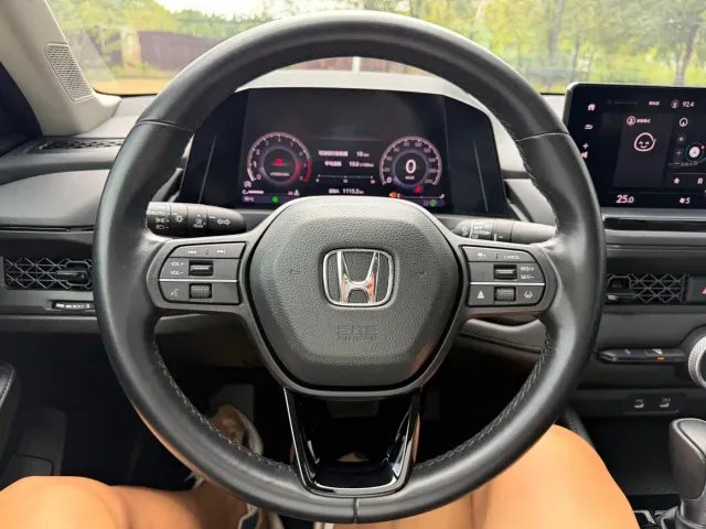 Honda Accord — Фото автомобиля 11