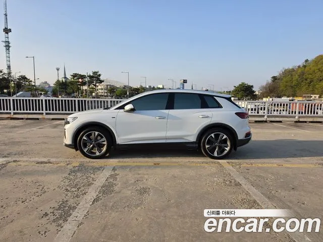 Audi Q4 e-tron F4 — Фото автомобиля 8