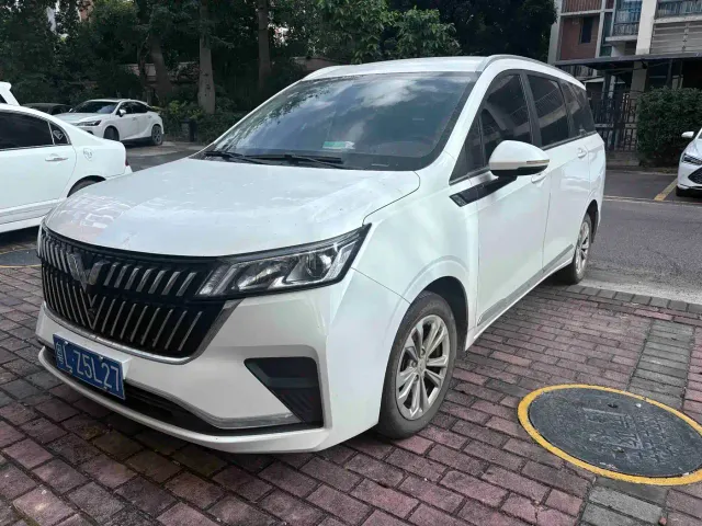 Фотография автомобиля — Wuling Jiachen