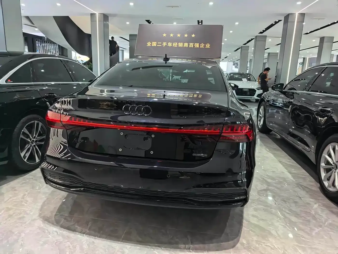 Audi Audi A7L 2023 45 TFSI quattro S-line Black Warrior Edition — Фото автомобиля 9