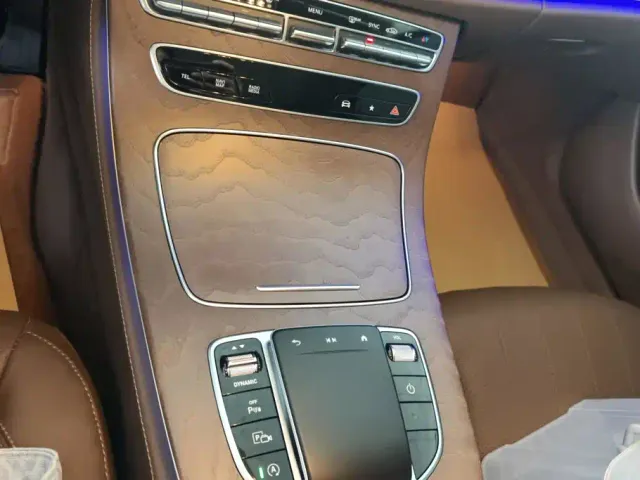 Mercedes-Benz E-Class — Фото автомобиля 16