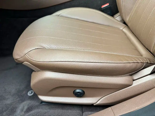 Mercedes-Benz E-Class — Фото автомобиля 21