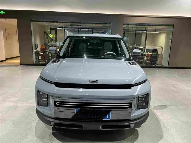 Geely ICON — Фото автомобиля 2