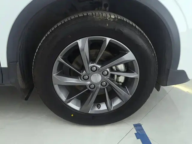 Geely Binyue — Фото автомобиля 6
