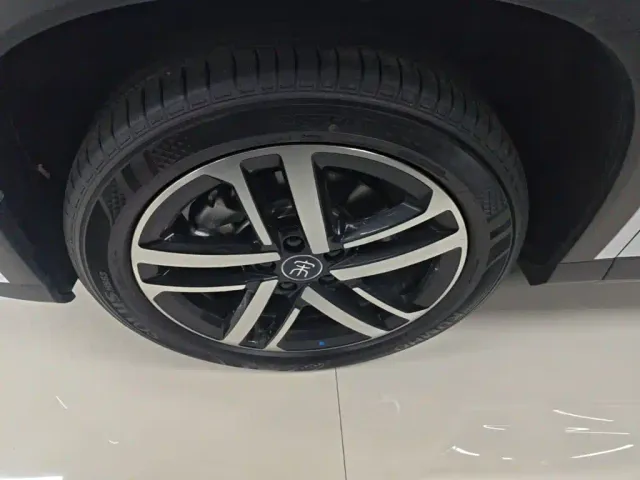 BYD Song L DM-i — Фото автомобиля 22