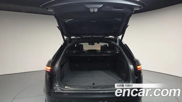 Land Rover Range Rover Velar — Фото автомобиля 26