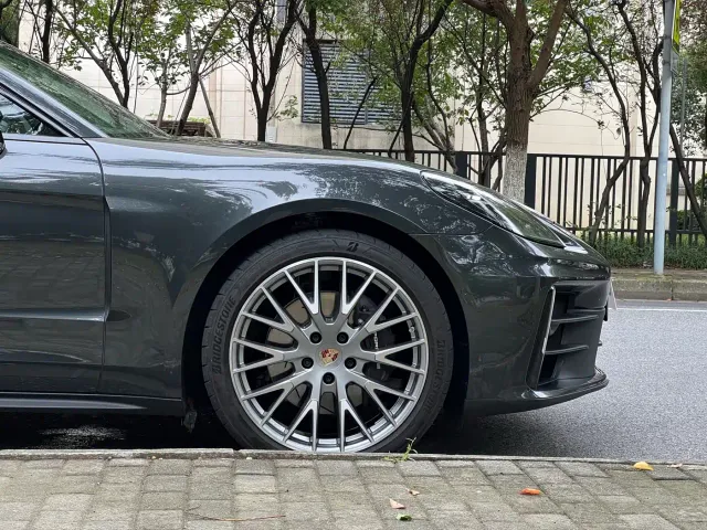 Porsche Panamera — Фото автомобиля 26