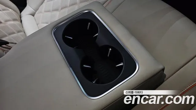 Genesis GV70 — Фото автомобиля 30