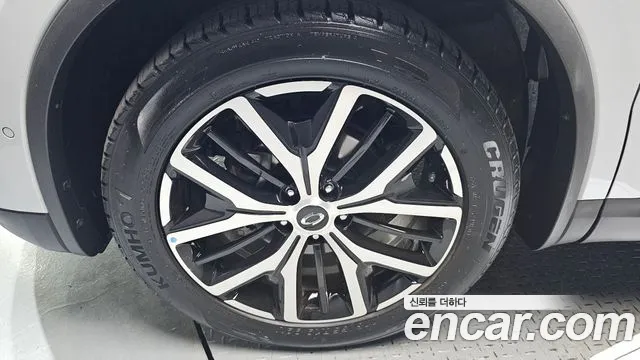 Renault-KoreaSamsung QM6 Новый QM6 2.0 LPe RE Signature 2WD — Фото автомобиля 5