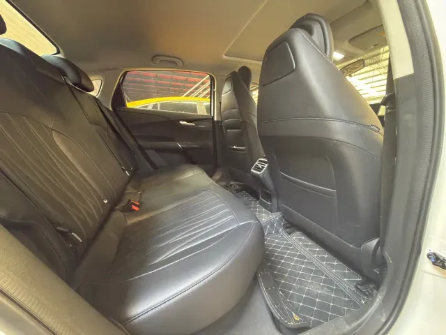 Changan Eado — Фото автомобиля 7
