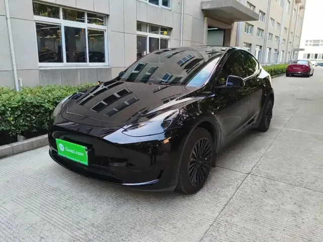 Фотография автомобиля — Tesla Model Y
