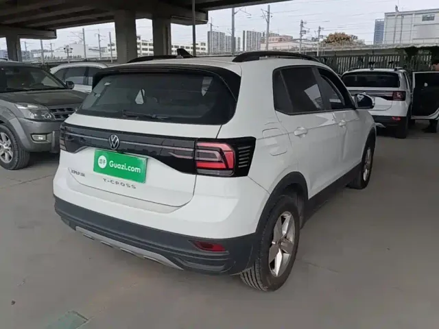 Volkswagen T-Cross — Фото автомобиля 6