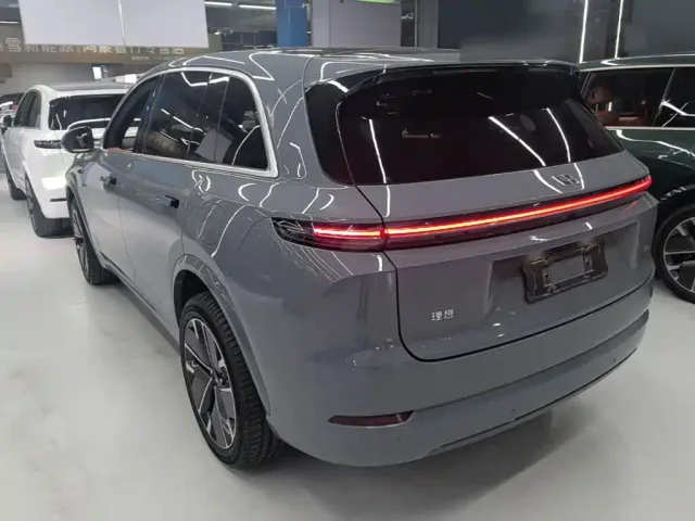Li Auto L7 — Фото автомобиля 4