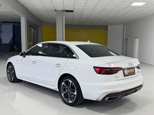 Audi A4L — Фото автомобиля 7