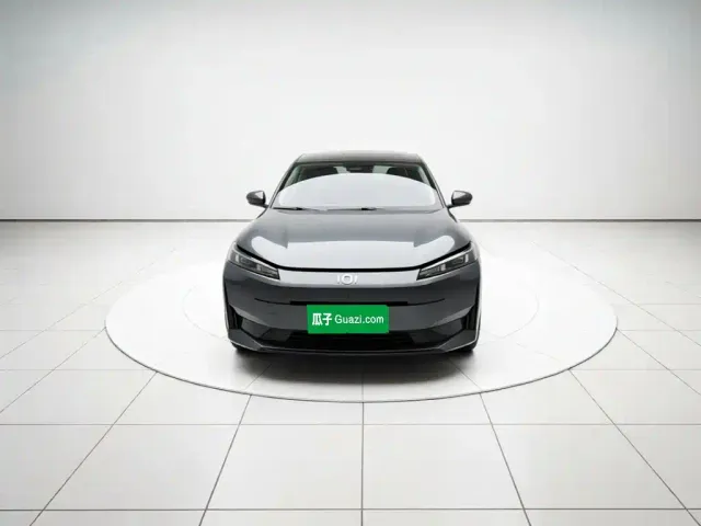 Changan Qiyuan A05 — Фото автомобиля 2