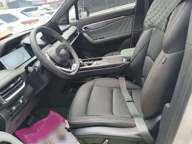 Geely Haoyue L — Фото автомобиля 14