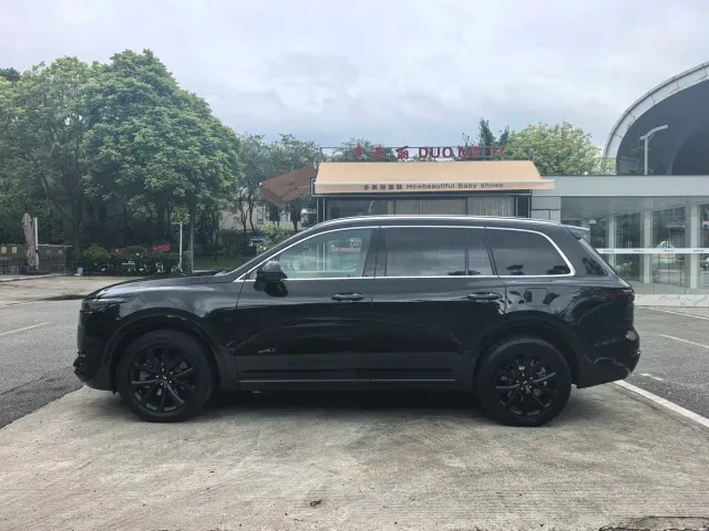 Li Auto ONE — Фото автомобиля 2