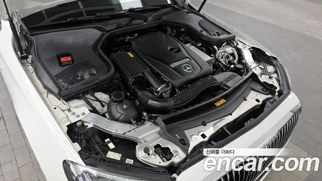 Mercedes-Benz E-Class — Фото автомобиля 6