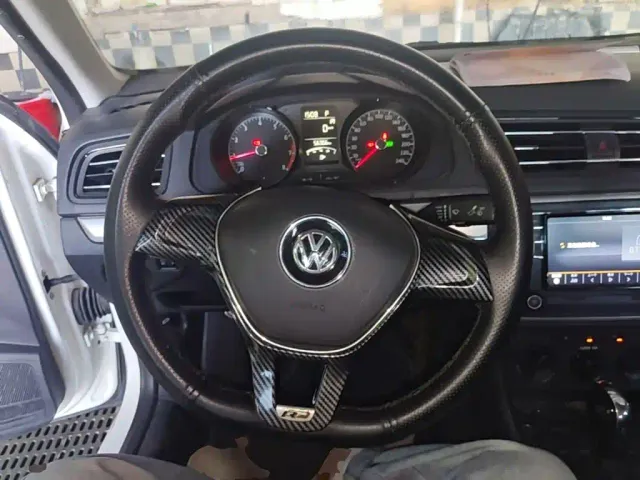 Volkswagen Lavida — Фото автомобиля 10