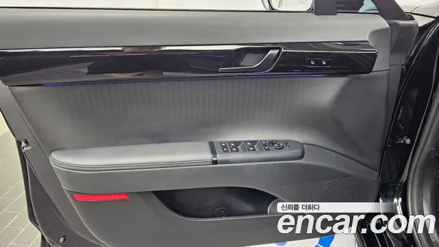 Hyundai Grandeur GN7 — Фото автомобиля 13