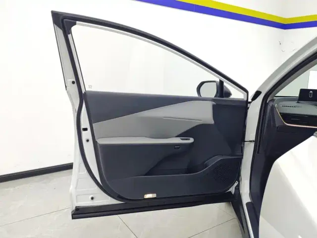 Toyota bZ3 — Фото автомобиля 7