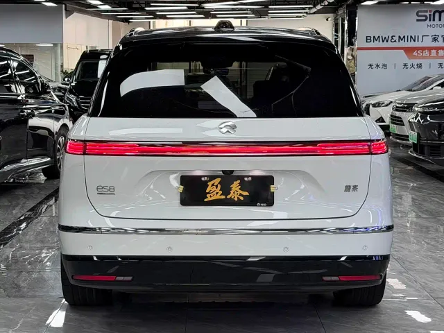 Nio ES8 — Фото автомобиля 6