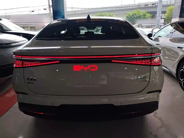 BYD Seal 07 DM-i — Фото автомобиля 5