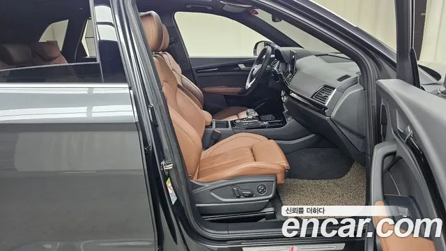 Audi Q5 45 TFSI quattro Premium — Фото автомобиля 11
