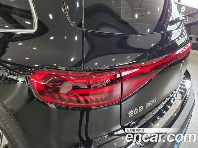 Mercedes-Benz EQB — Фото автомобиля 8